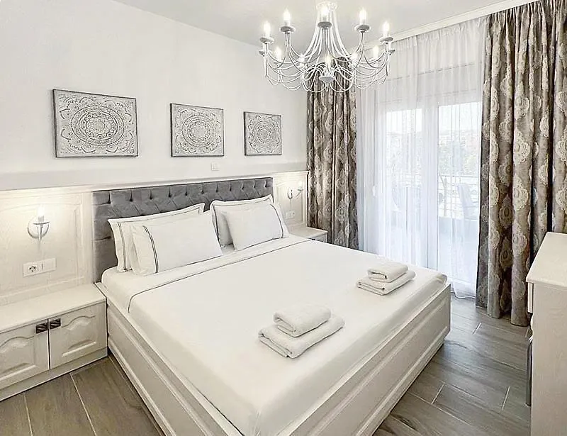 Royal Apartments - Nikiti
