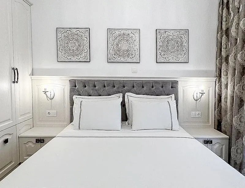 Royal Apartments - Nikiti
