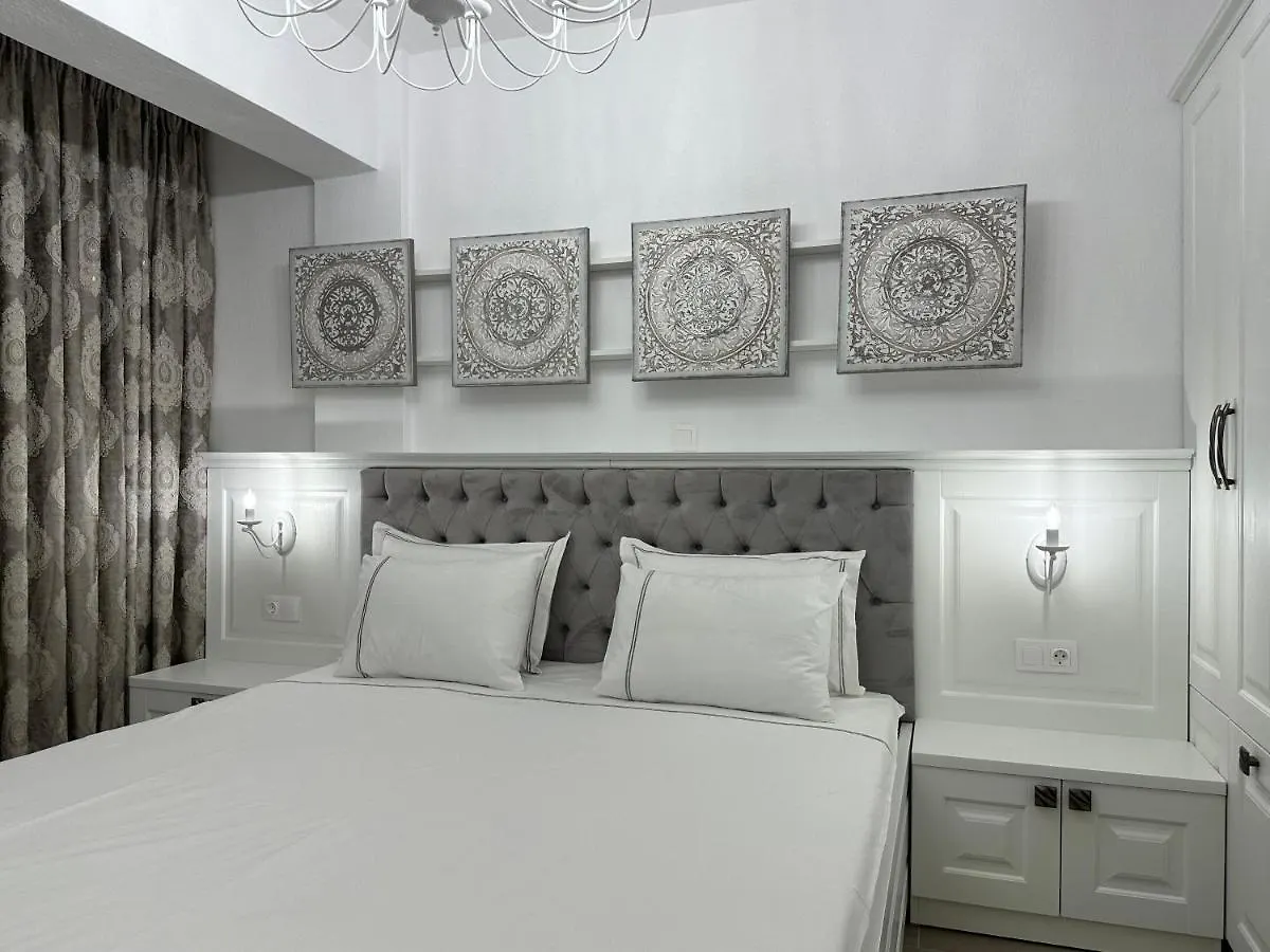 Royal Apartments - Nikiti Greece
