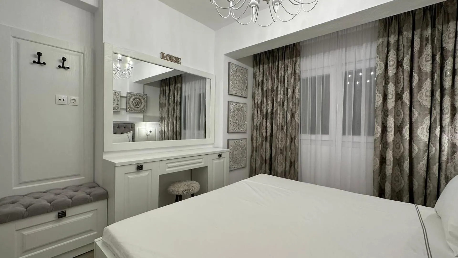 Royal Apartments - Nikiti